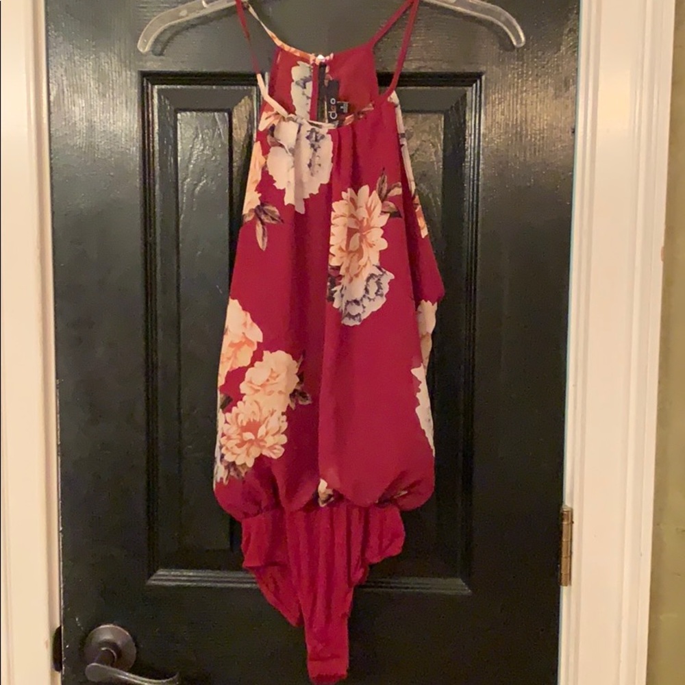 Cleo floral bodysuit size small
